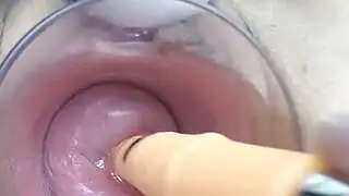 日本熟女用德国真阴茎假阳具和亚洲筷子进行子宫颈性交